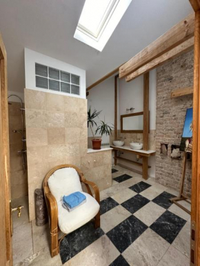 Rustic room 2 next to beach